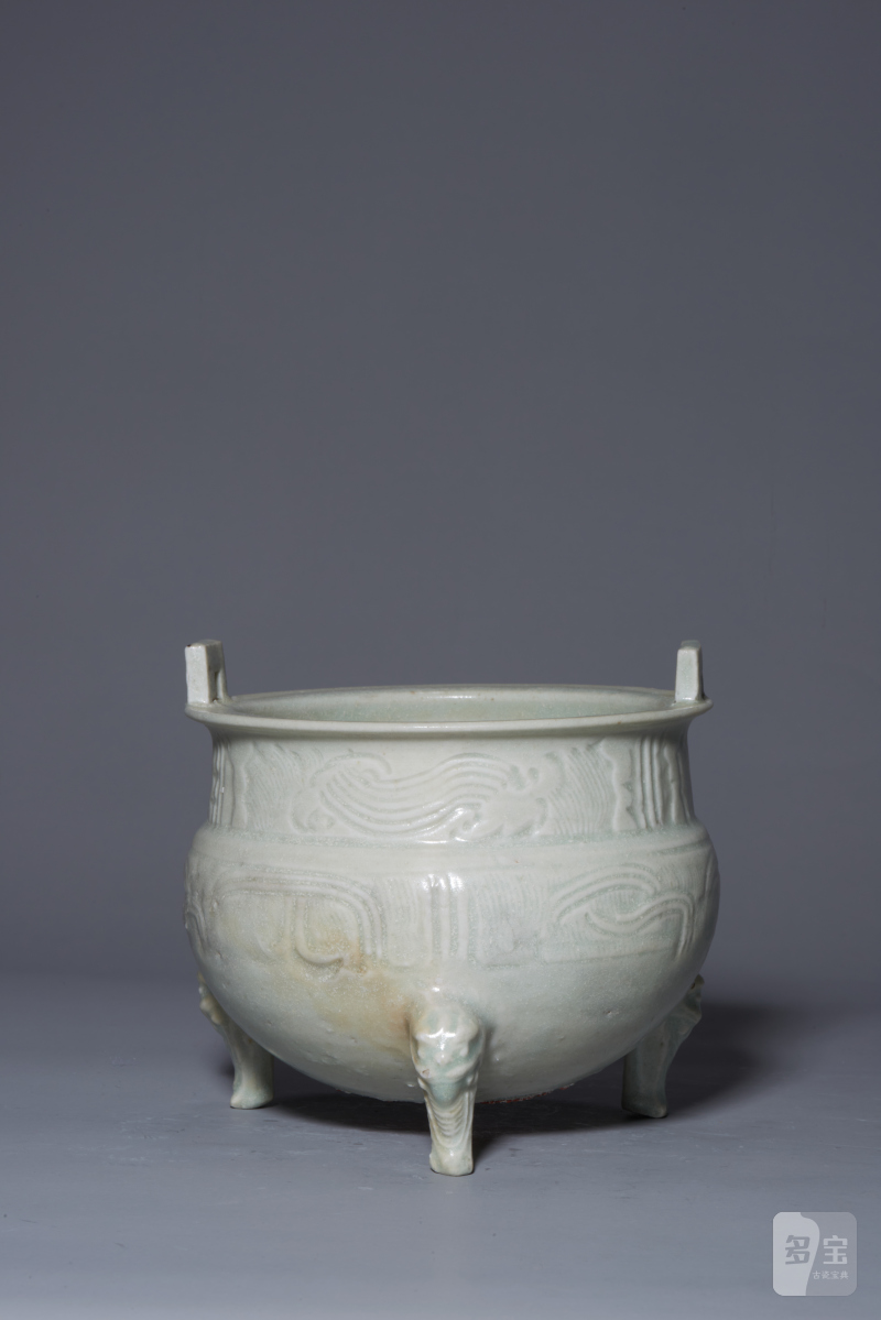 明代 青白釉仿古纹鼎式炉 - 图4